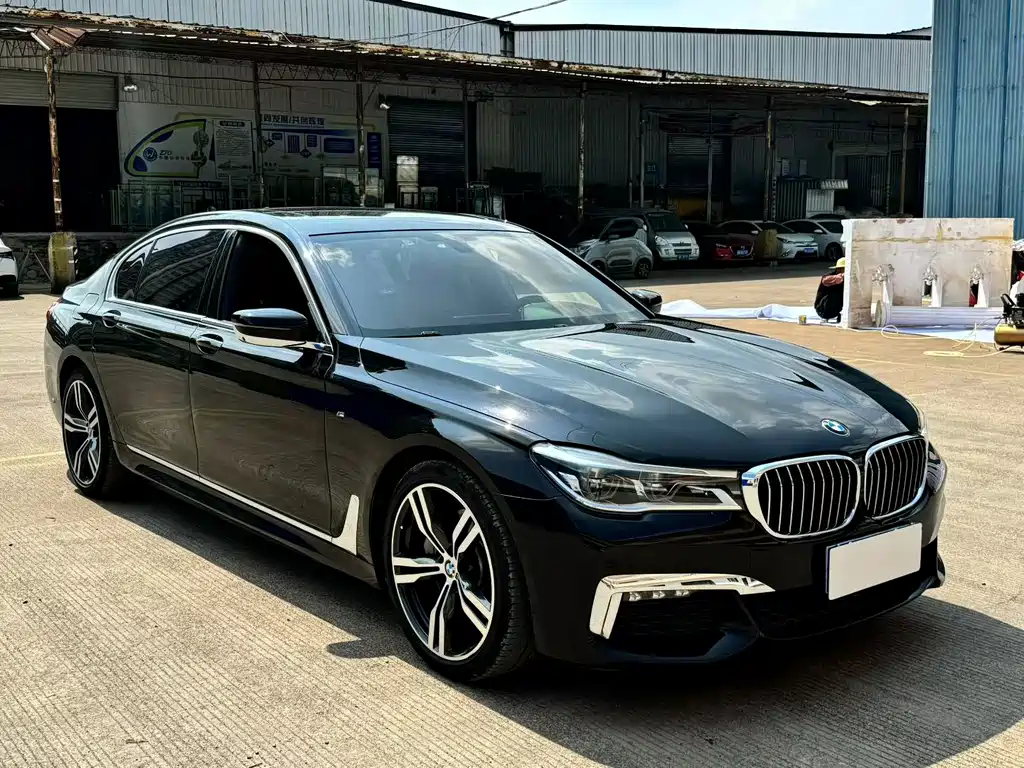 BMW  7 SERIES