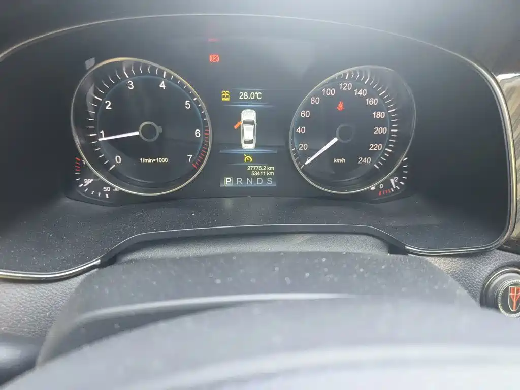 Hongqi Hongqi H7 — миниатюра 13