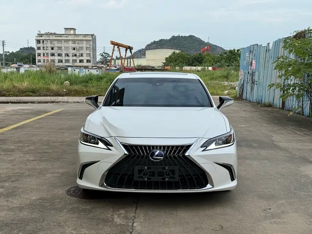 Lexus ES — миниатюра 2