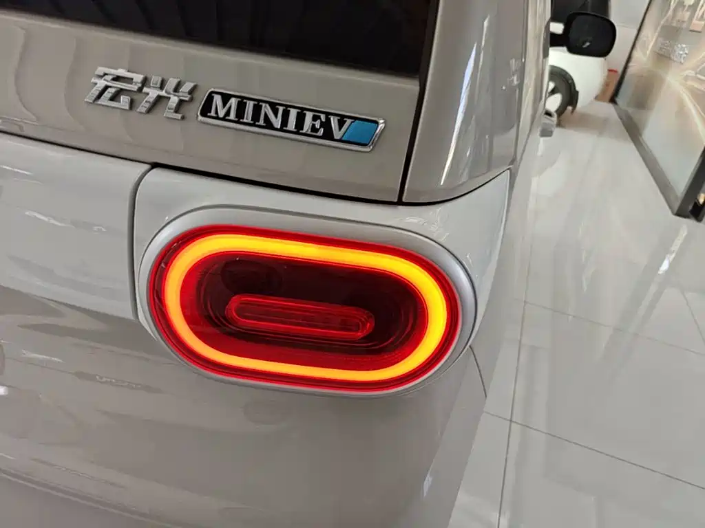 Wuling MINIEV — миниатюра 8