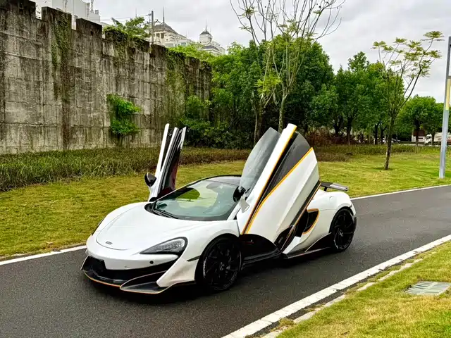 mclaren 570