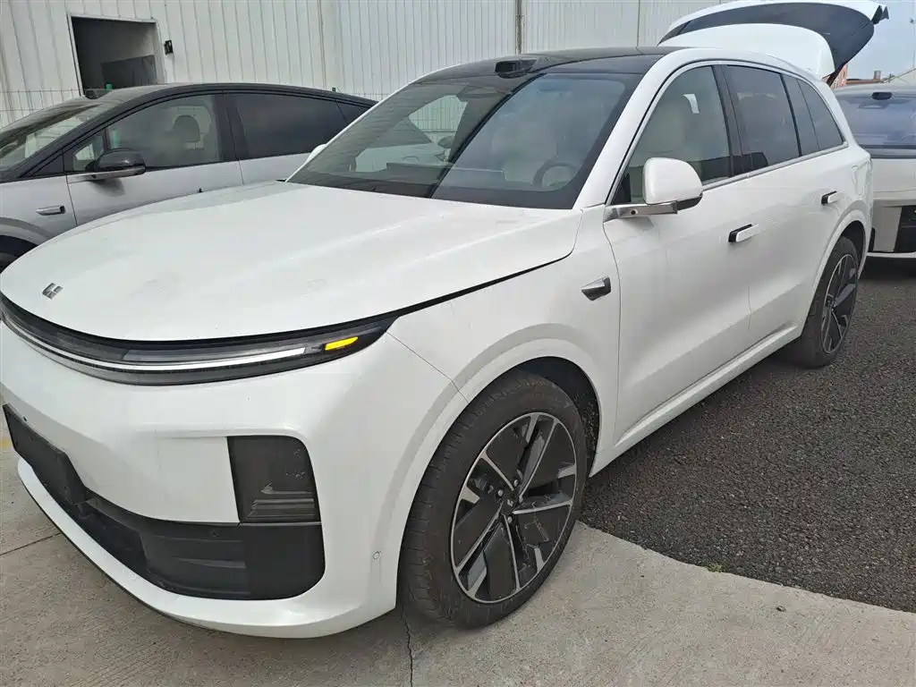 Li Auto Li L6 2025
