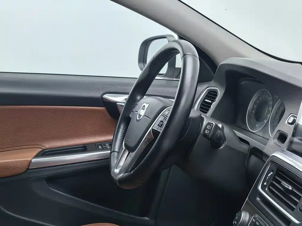 Volvo V60 — миниатюра 22