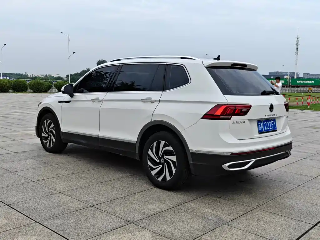 Volkswagen Tiguan L — миниатюра 9
