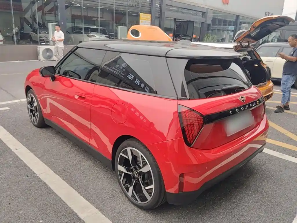 MINI MINI COOPER EV — миниатюра 5