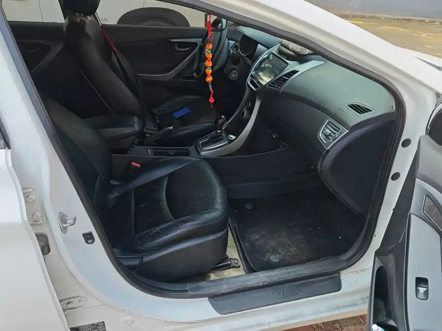 Hyundai Elantra Langdong — миниатюра 8