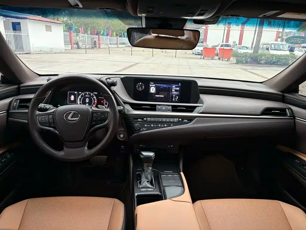 Lexus ES — миниатюра 6