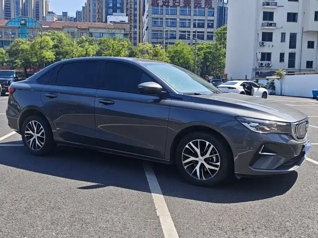 Geely Emgrand 2025 4 1.5L CVT Luxury