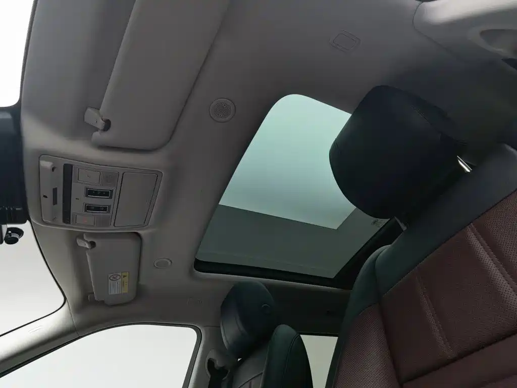 Land Rover Evoque PHEV — миниатюра 14