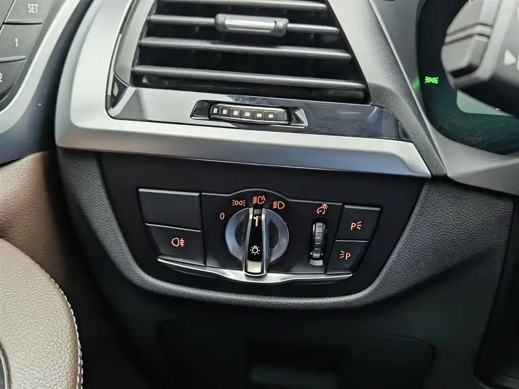 BMW X3 — миниатюра 21