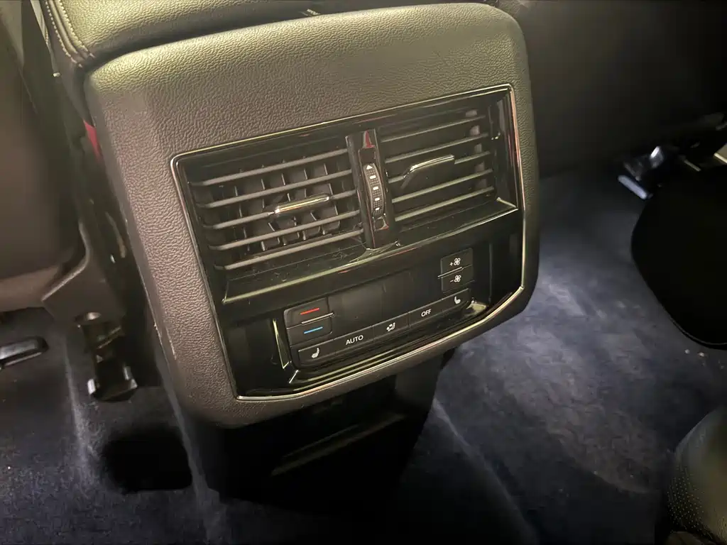 Volkswagen Teramont — миниатюра 10