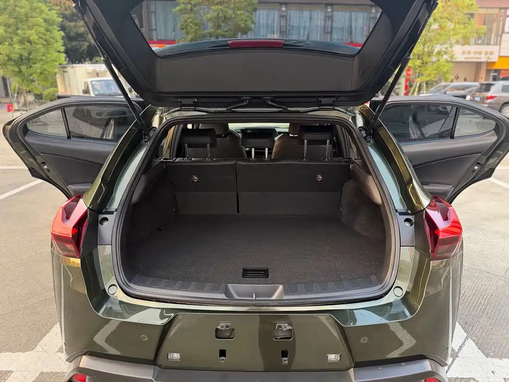 Lexus UX — миниатюра 13