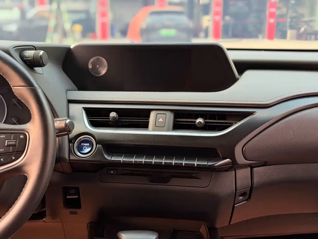 Lexus UX — миниатюра 15
