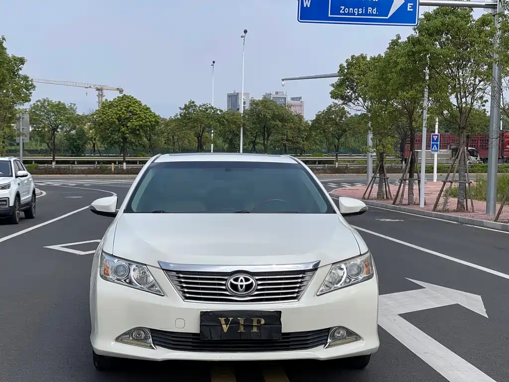 Toyota Camry — миниатюра 2