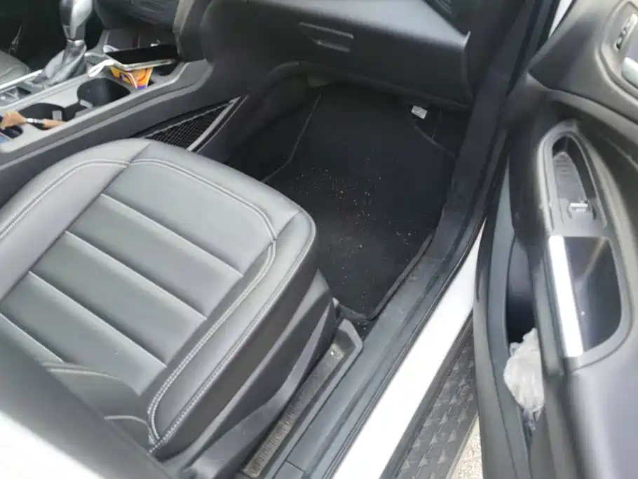 Ford Kuga — миниатюра 8
