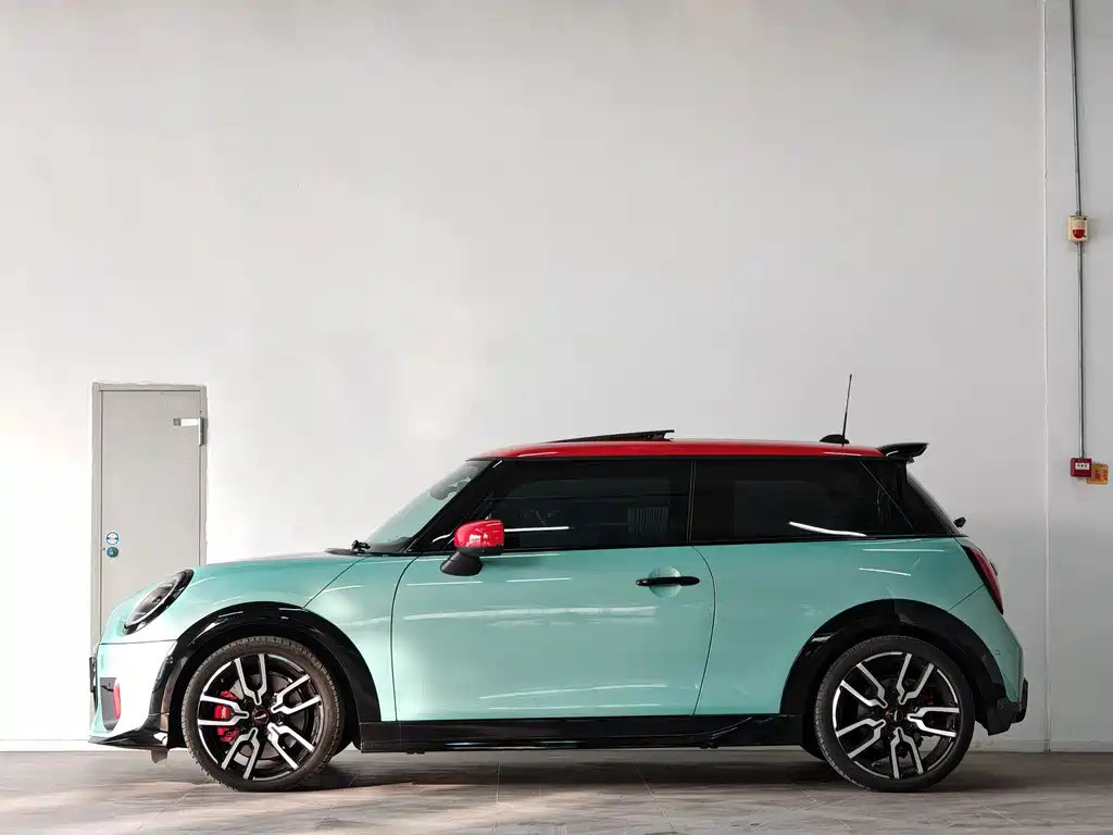 MINI JCW