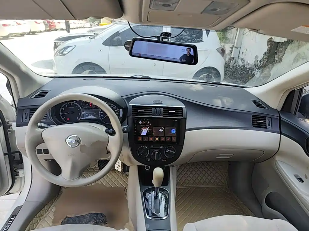 Nissan Tiida — миниатюра 10