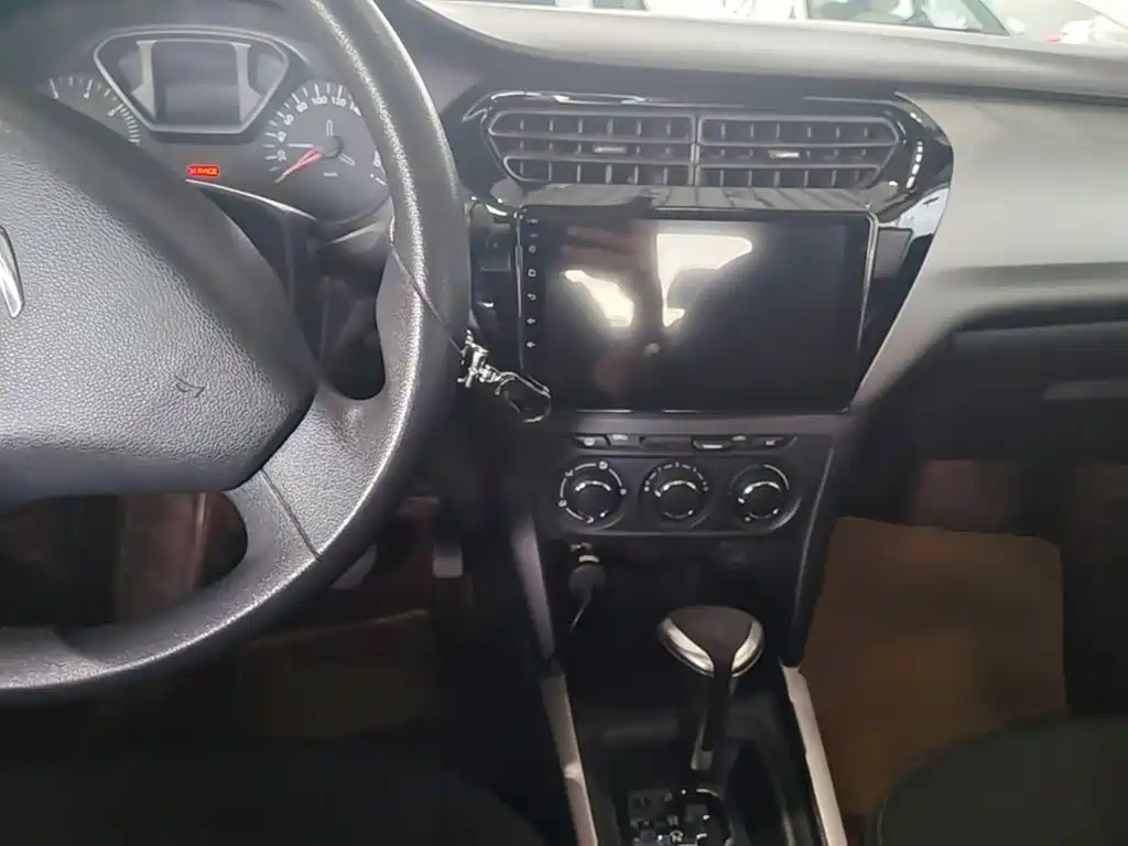 Citroen Elysee — миниатюра 10