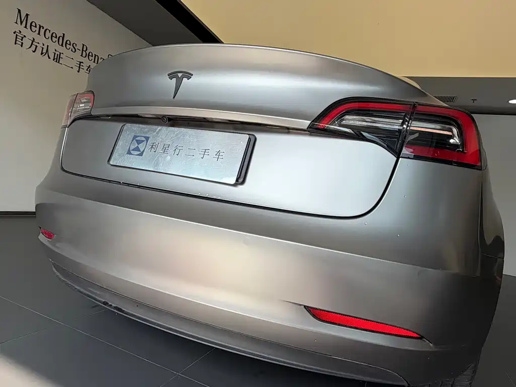 Tesla Model 3 — миниатюра 9