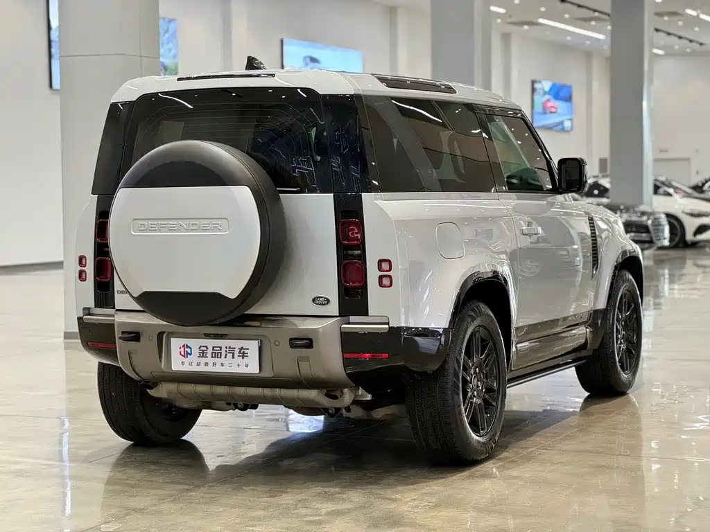 Land Rover Defender — миниатюра 4