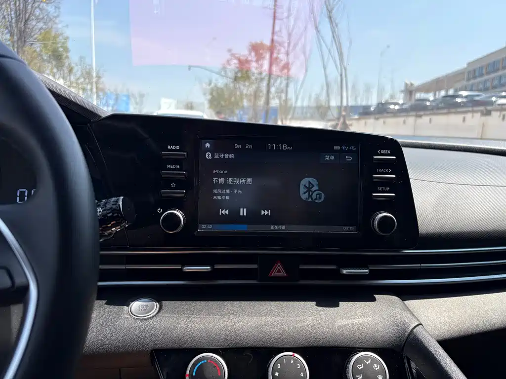 Hyundai Elantra — миниатюра 6