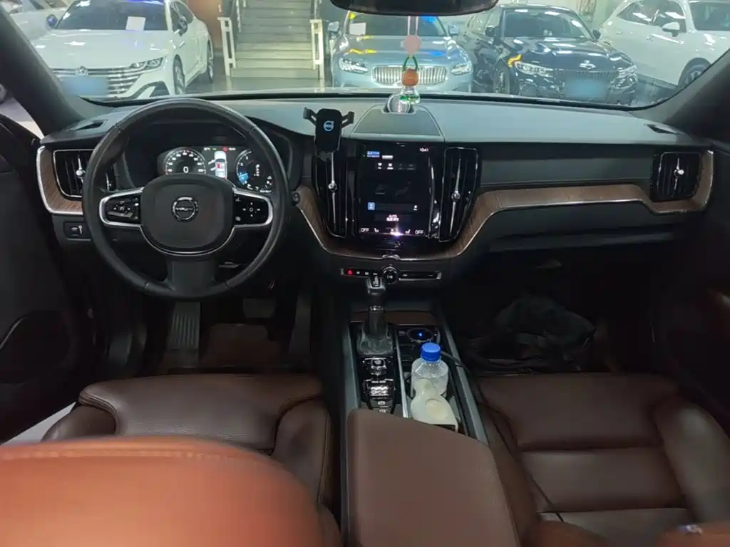 Volvo XC60 — миниатюра 10