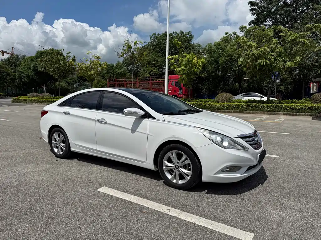 Hyundai Sonata — миниатюра 3