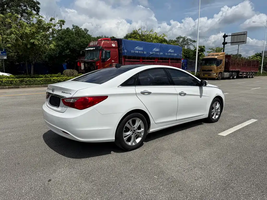 Hyundai Sonata — миниатюра 4