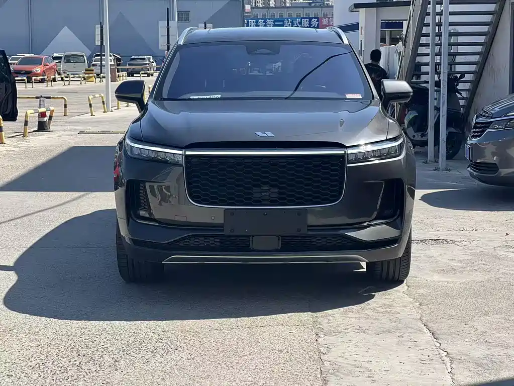 Li Auto Li ONE — миниатюра 2