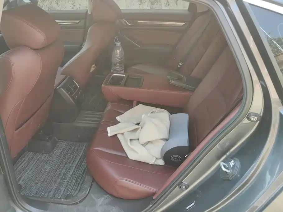 Honda Accord — миниатюра 11