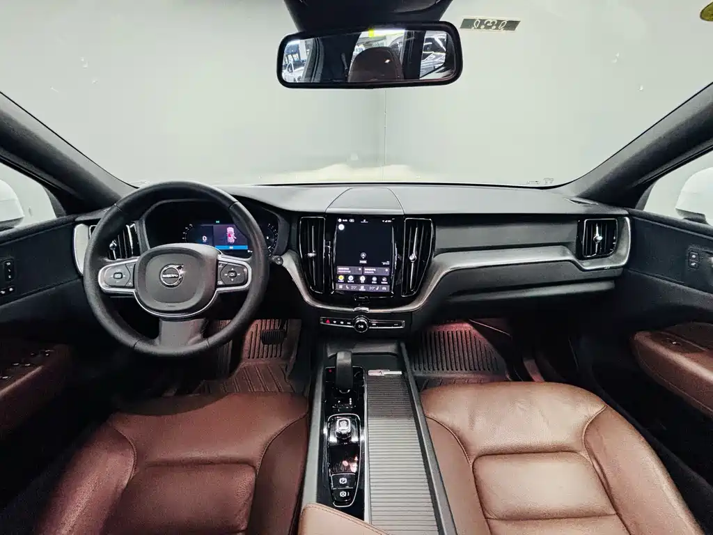 Volvo XC60 2024 — фото 14