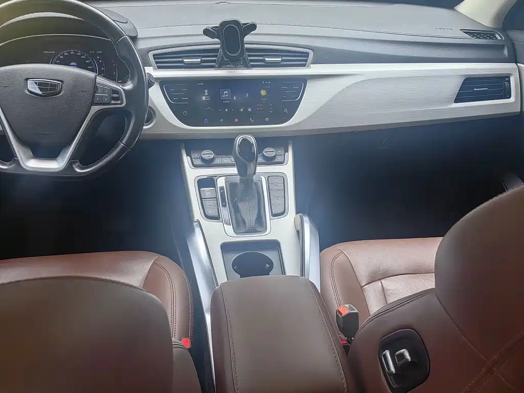 Geely Boyue — миниатюра 8