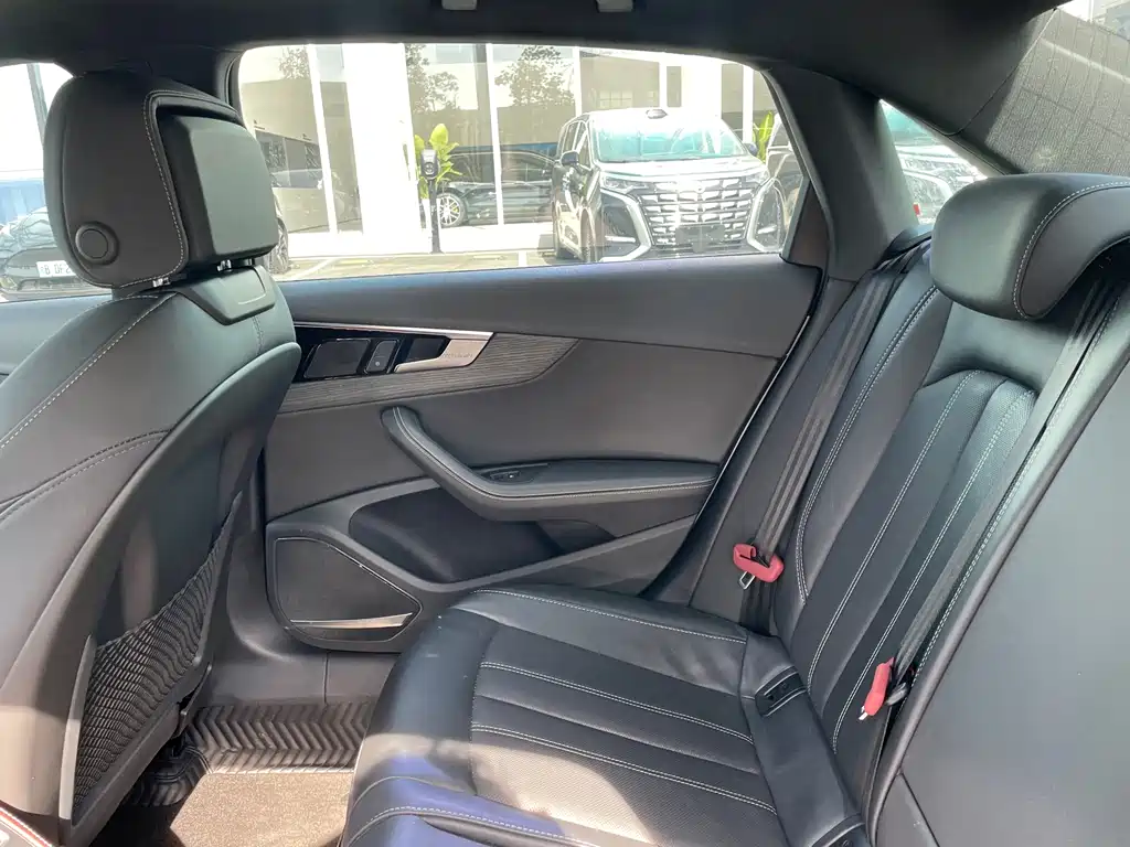 Audi A4L — миниатюра 8