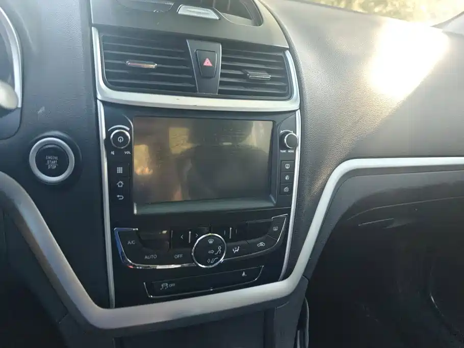Geely Emgrand — миниатюра 13