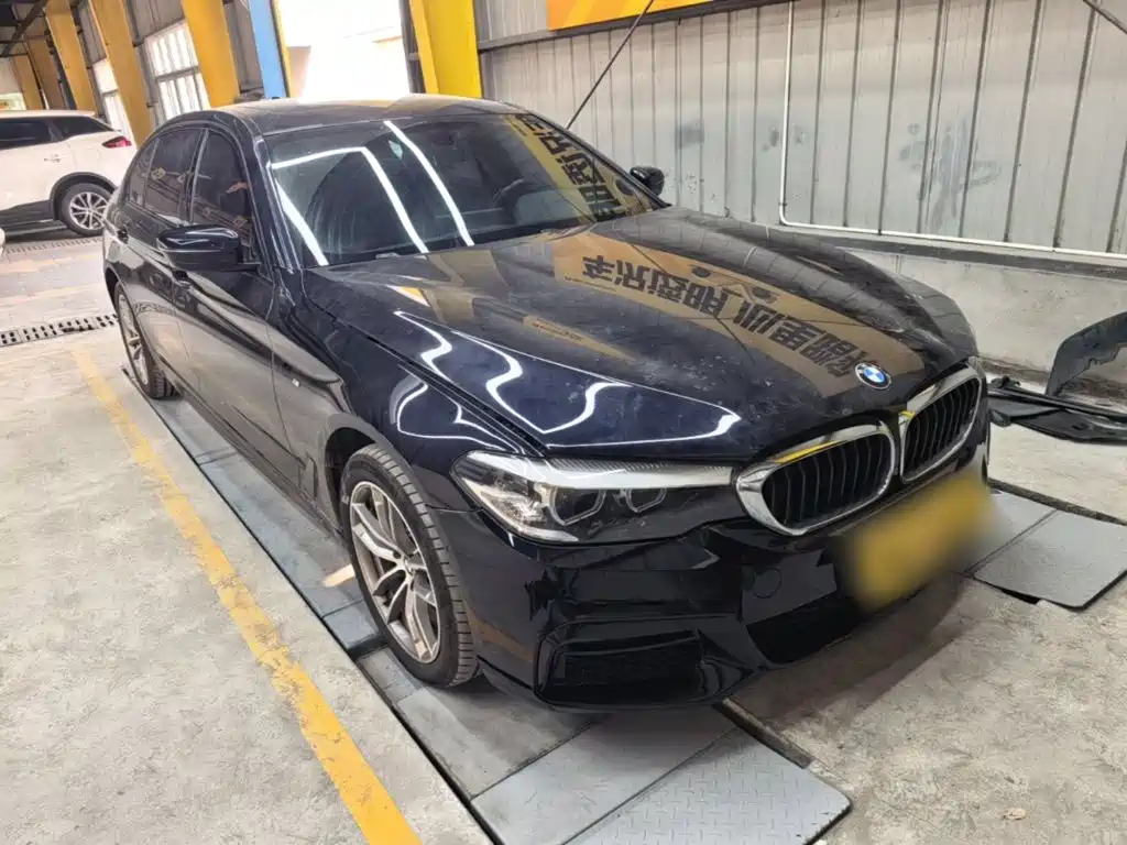 BMW 5 Series — миниатюра 4