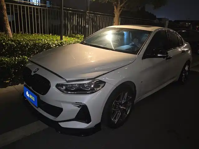 BMW  1 SERIES 2021