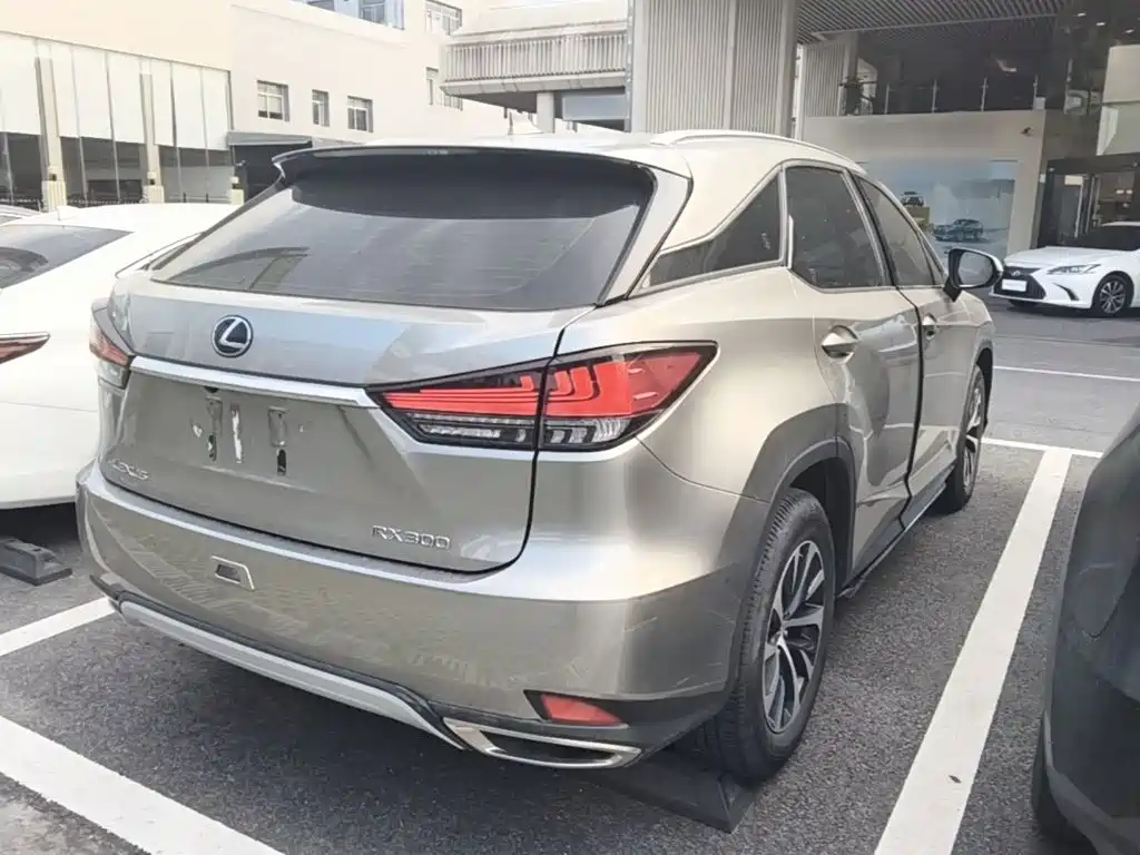 Lexus RX — миниатюра 7