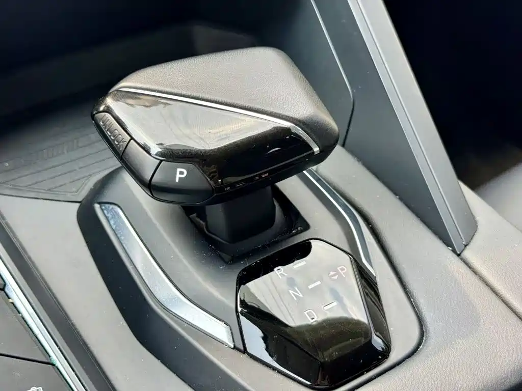 Lynk & Co 06 EM-P — миниатюра 14