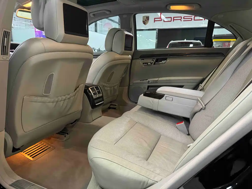 Mercedes-Benz S-Class S 2010 S 300 L Luxury