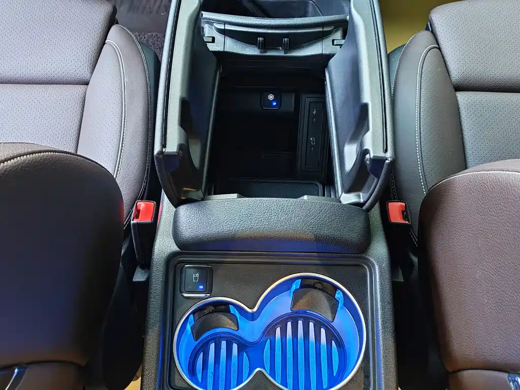 Mercedes-Benz V-Class — миниатюра 16