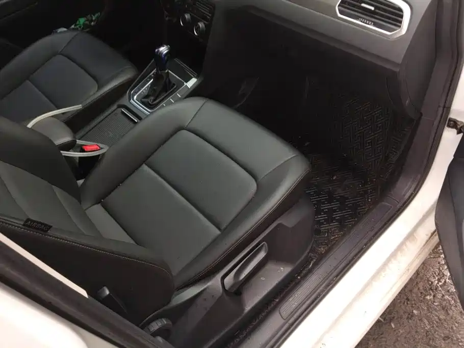 Volkswagen Golf · 2020 280TSI AT