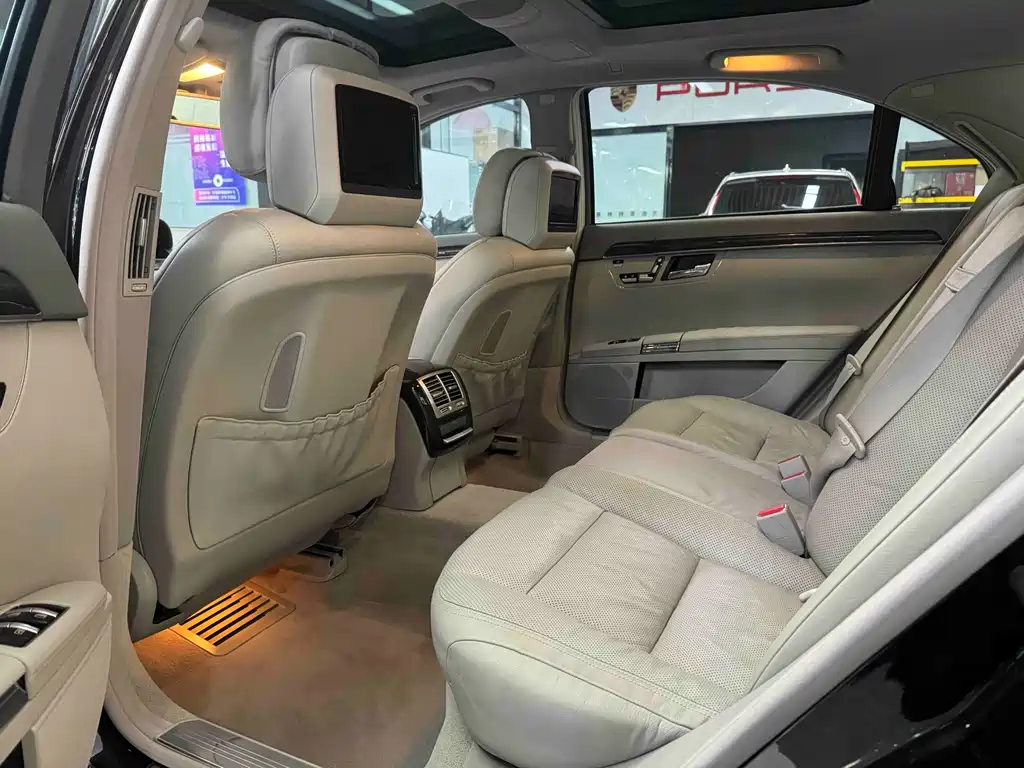 Mercedes-Benz S-Class S 2010 S 300 L Luxury