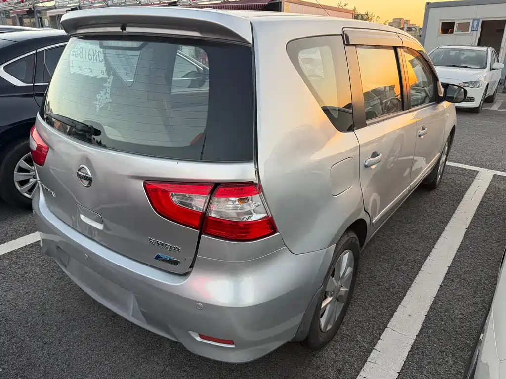 Nissan Livina — миниатюра 7
