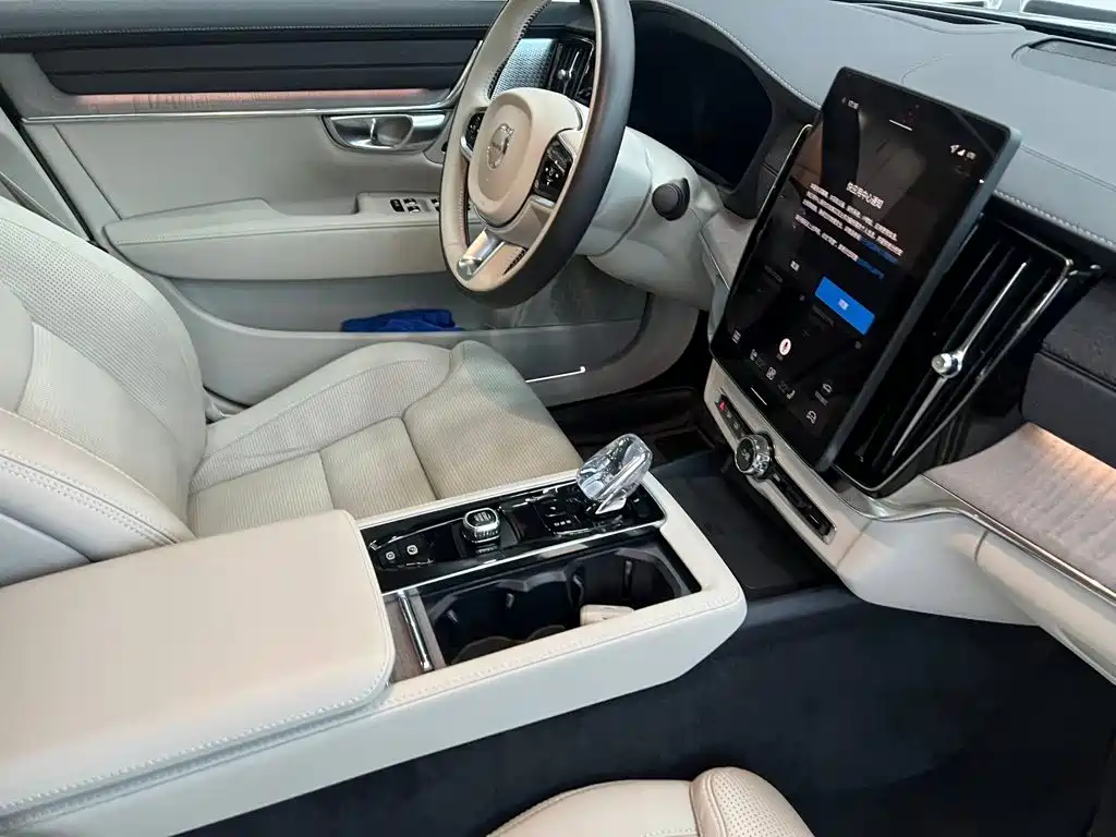 Volvo S90 PHEV — миниатюра 4