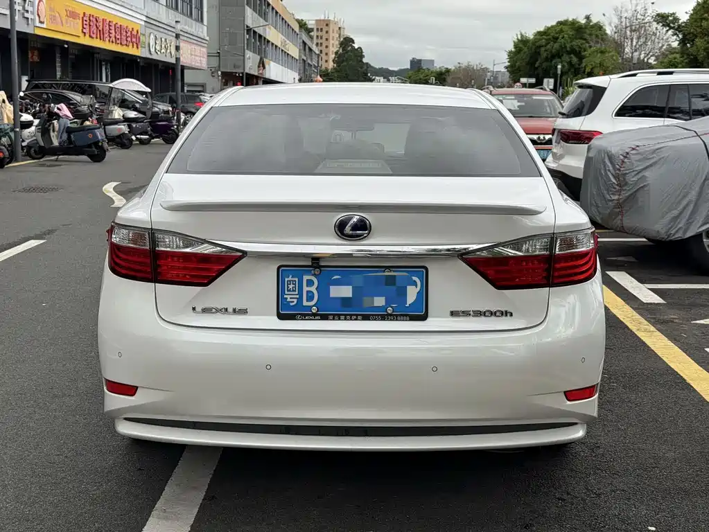 Lexus ES 2013 300h Elite