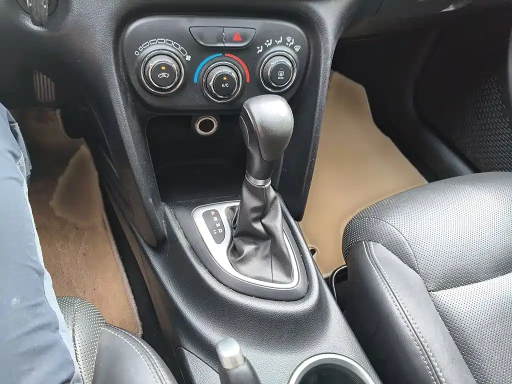 Fiat Viaggio 2012 1.4T AT