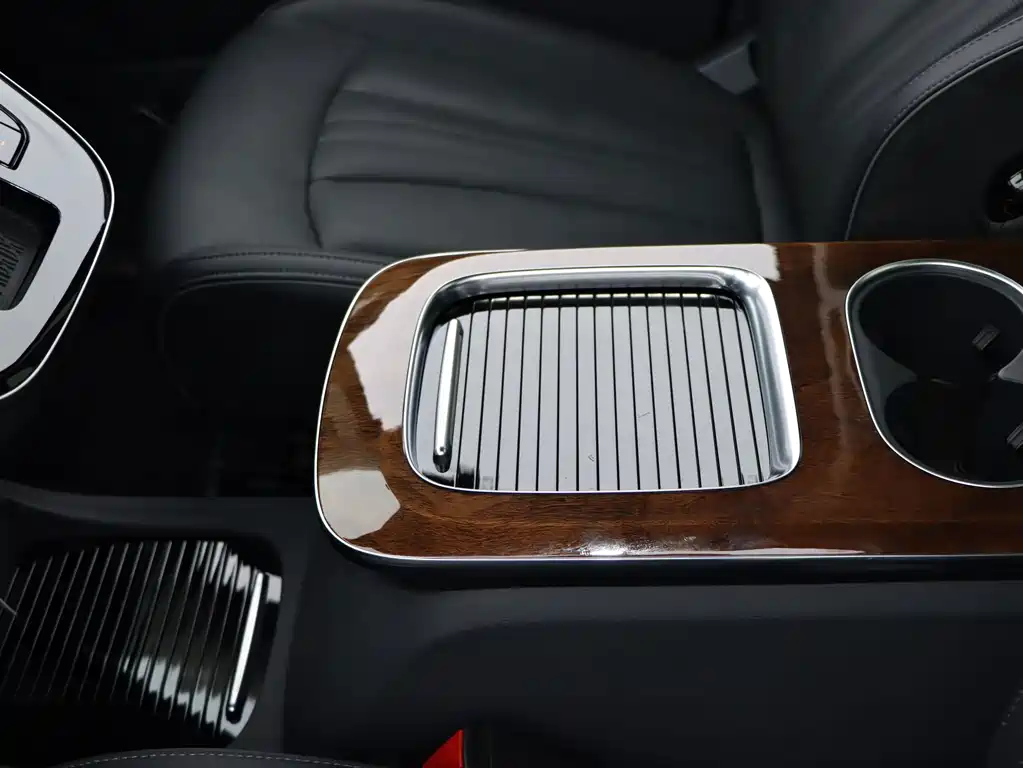 Hongqi Hongqi HQ9 PHEV — миниатюра 12