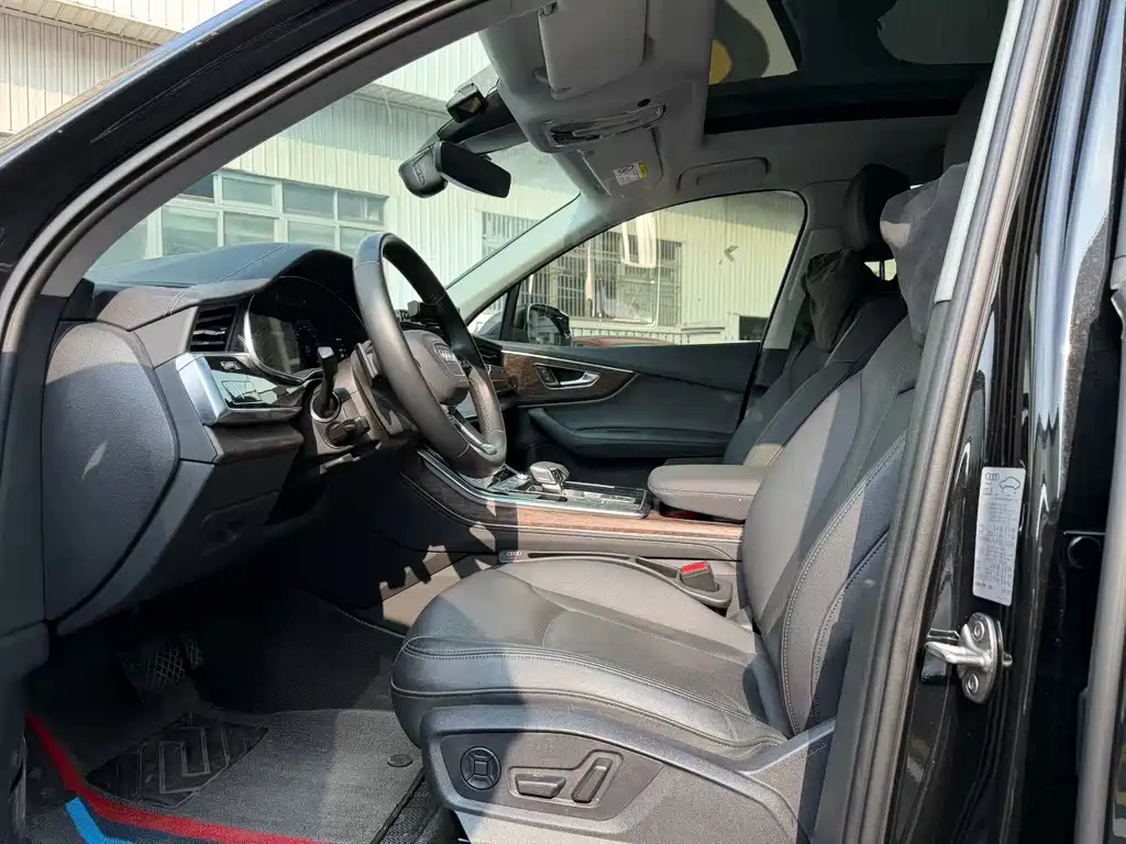 Audi Q7 — миниатюра 4