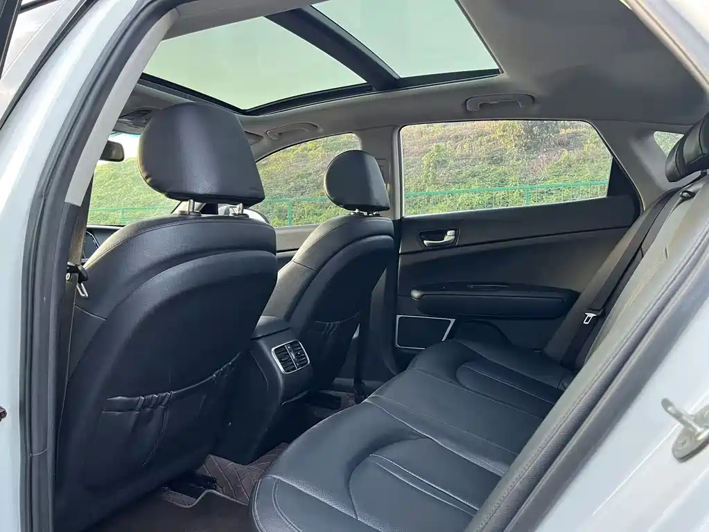 Kia K5 — миниатюра 14