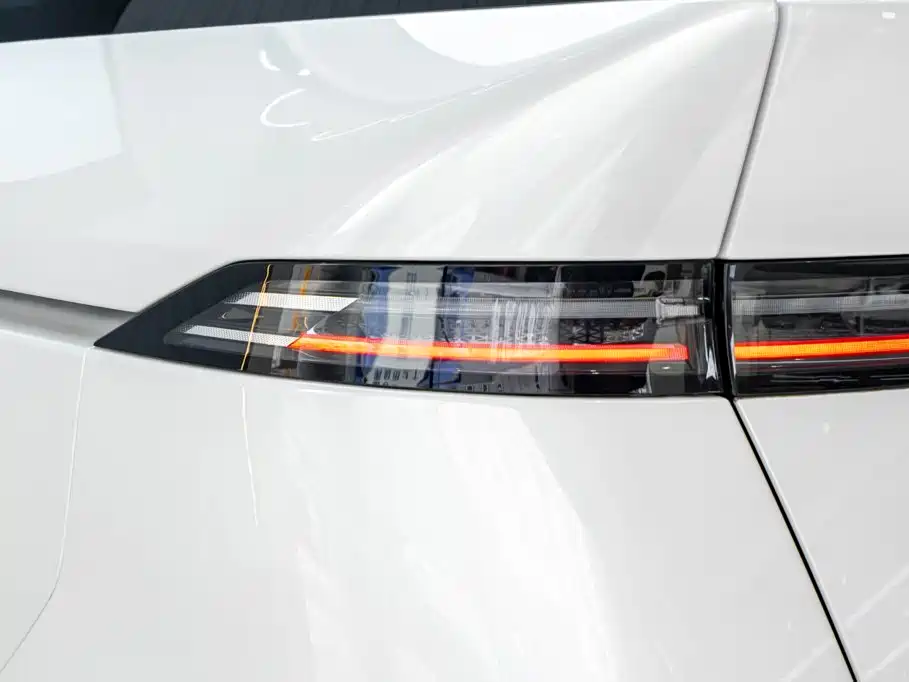 XPeng X9 — миниатюра 9